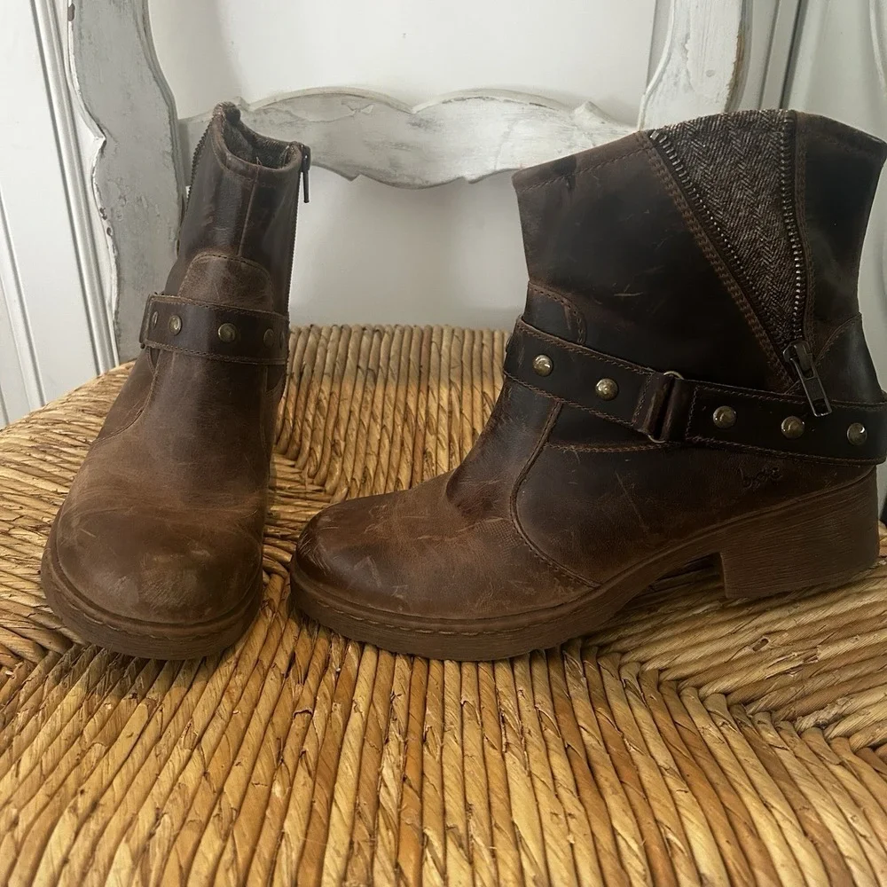 Brown Moto Distressed Leather Ankle Booties Size 8M Zip B.O.C. Born of Concept